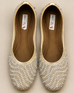 Pearl Waves Embellished Mojari