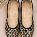 Midnight Silver Scallop Embroidered Jodhpuri Mojari