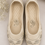 Ivory Elegance Embroidered Mojari