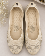 Ivory Elegance Embroidered Mojari
