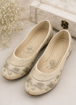 Ivory Elegance Embroidered Mojari - Image 2