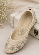 Ivory Elegance Embroidered Mojari - Image 3