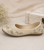 Ivory Elegance Embroidered Mojari - Image 4