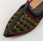Black Green Spiral Handcrafted Jodhpuri Mojari - Image 2