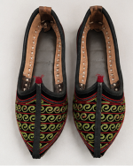Black Green Spiral Handcrafted Ethnic Jodhpuri Mojari & Rajasthani Shoes For Men