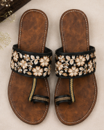 Floral Fusion Toe-Ring Mojari