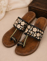Floral Fusion Toe-Ring Mojari - Image 2