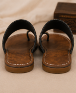 Floral Fusion Toe-Ring Mojari - Image 5