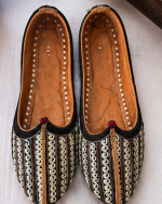 Classic Heritage Thread Ethnic Jodhpuri Mojari & Rajasthani Shoes For Men