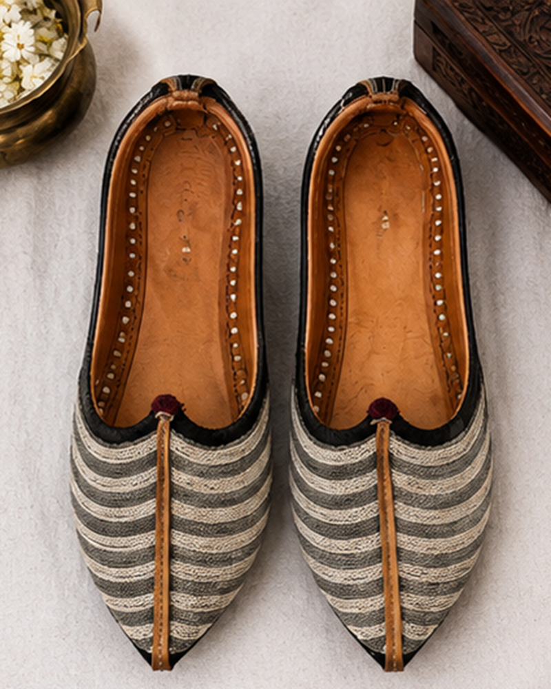 a7f68b59-3c2f-4b7c-8b2c-48c4f936bbb5 - Copy (2) Ivory Stripe Heritage Ethnic Jodhpuri Mojari & Rajasthani Shoes For Men - Image 1
